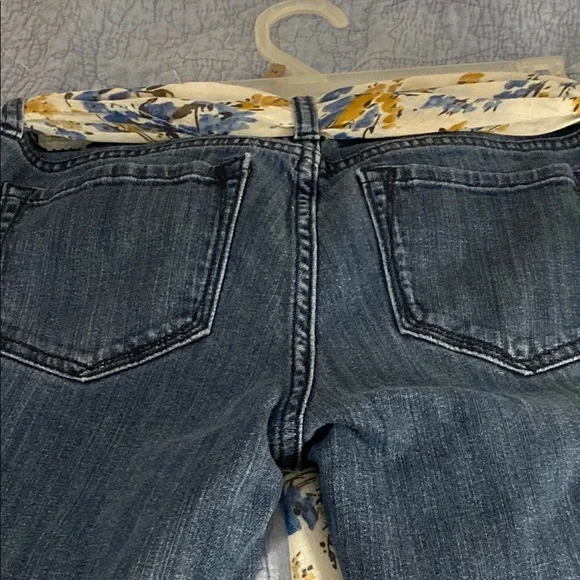 🔥🔥🔥Apt. 9 Navy Lace Textured Tank Top and  darker blue BR Jeans w/scarf❤️❤️❤️ - Picture 6 of 6